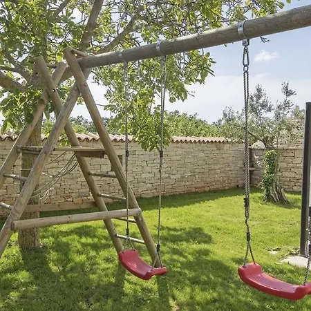 게스트하우스 Authentic Istrian Ive With A Swimming Pool *
