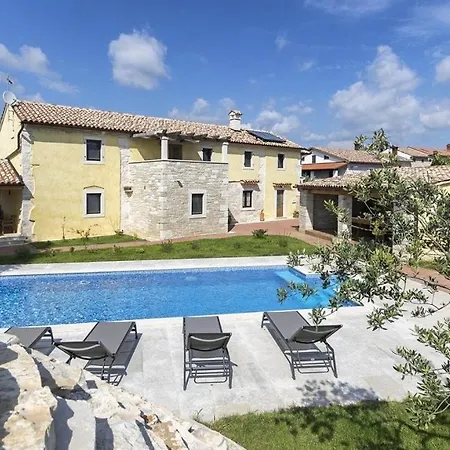 Authentic Istrian Ive With A Swimming Pool Guest house *