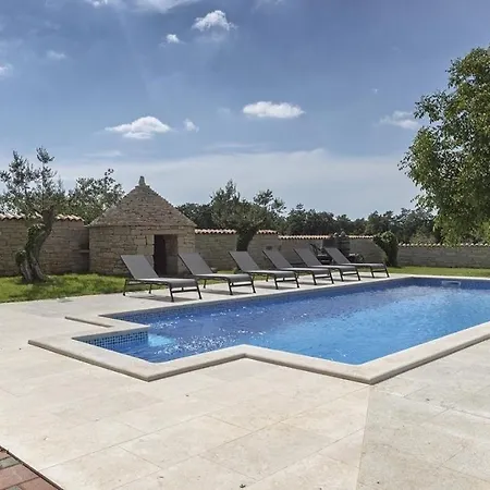 Authentic Istrian Ive With A Swimming Pool * Marcana