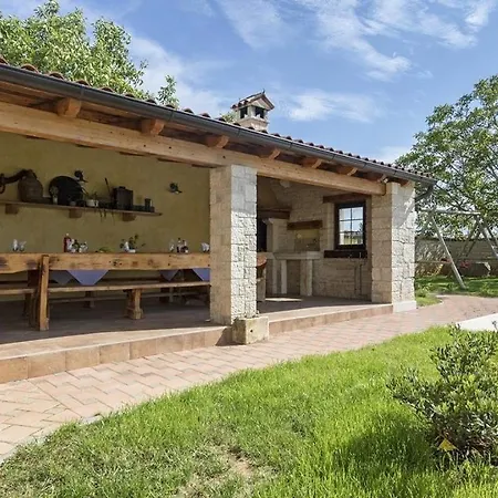 Authentic Istrian Ive With A Swimming Pool Guest house *