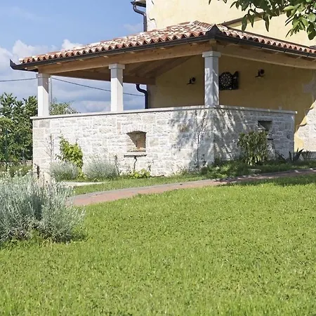 Authentic Istrian Ive With A Swimming Pool *