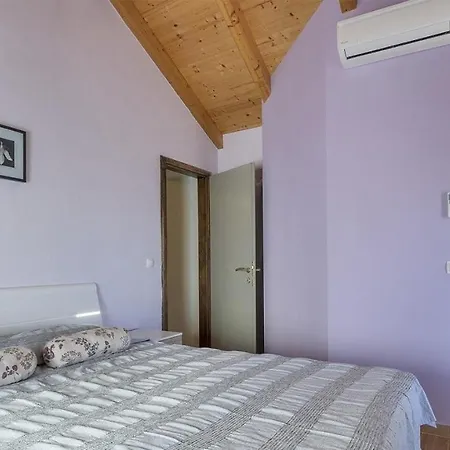 Authentic Istrian Ive With A Swimming Pool