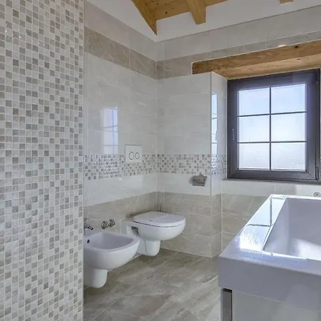 Authentic Istrian Ive With A Swimming Pool Guest house *