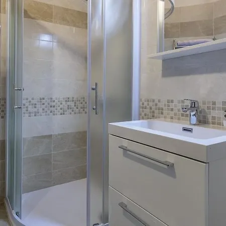 Guest house Authentic Istrian Ive With A Swimming Pool