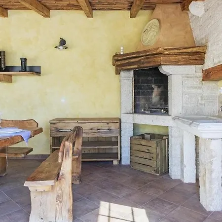 Authentic Istrian Ive With A Swimming Pool Marcana