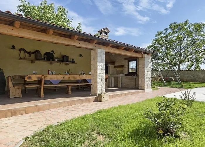 Ive By Gostinjska kuća 4*