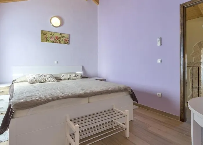 Gostinjska kuća Ive By
